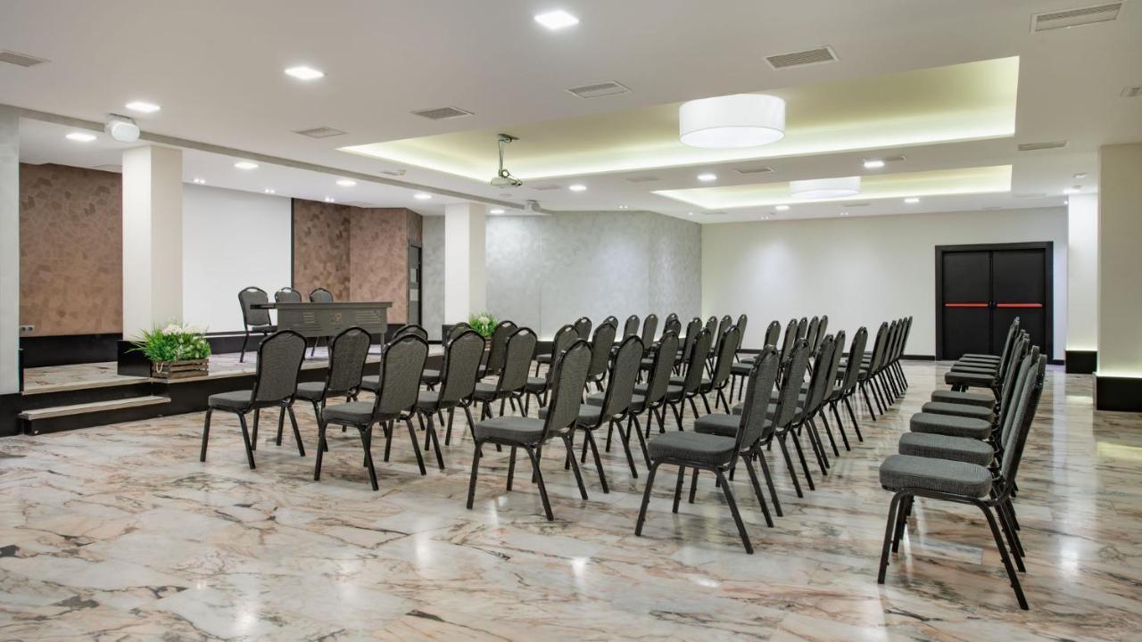 Hotel Parque Real 4*